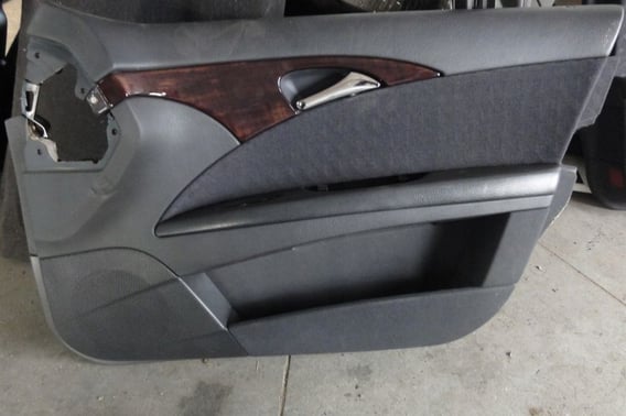 MERCEDES W211 FOTEL TAPICERKA PRZÓD L/P