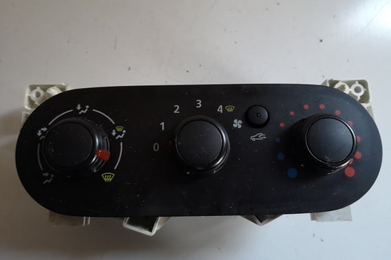 OPEL VIVARO B PANEL NAWIEWU T1032614F