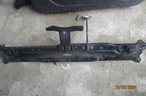 MERCEDES W204 WZMOCNIENIE GÓRNE PASA PRZEDNIEGO