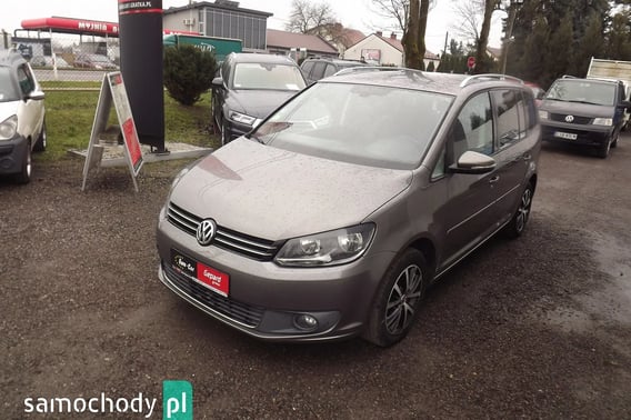 Volkswagen Touran Minivan 2011
