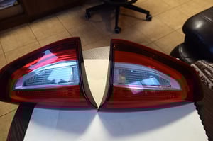 FORD C-MAX MK2 LIFT LAMPA W KLAPĘ P/L F1CB13A602BE/F1CB13A603BE