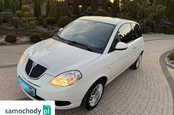 Lancia Ypsilon Hatchback 2013