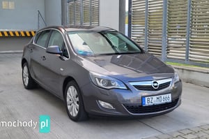 Opel Astra Hatchback 2011