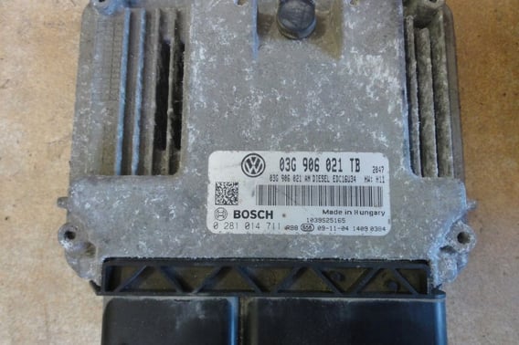 VW SKODA KOMPUTER 03G906021TB