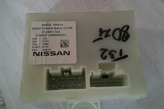 NISSAN X-TRAIL T32 MODUŁ CONTROL 284G04BA1A