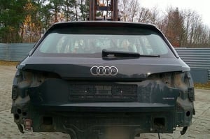 AUDI A4 B9 KOMBI KLAPA BAGAŻNIKA TYŁ LX7L