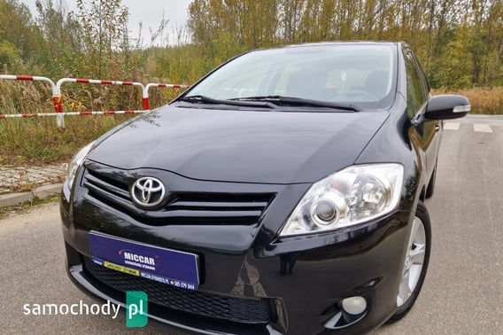 Toyota Auris Hatchback 2012