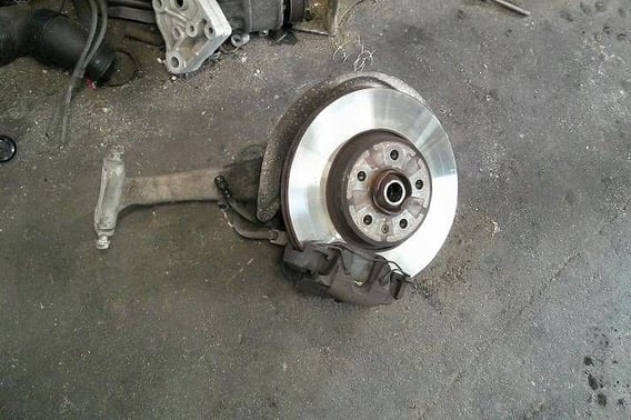 AUDI A4 B9 2,0TDI 3,0TDI ZWROTNICA PIASTA PRZÓD PRAWA/LEWA