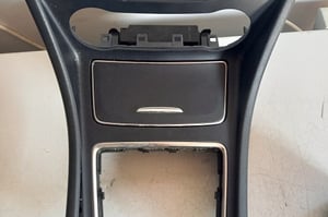 MERCEDES W176 RAMKA TUNELU Z POPIELNICZKĄ A1766804400