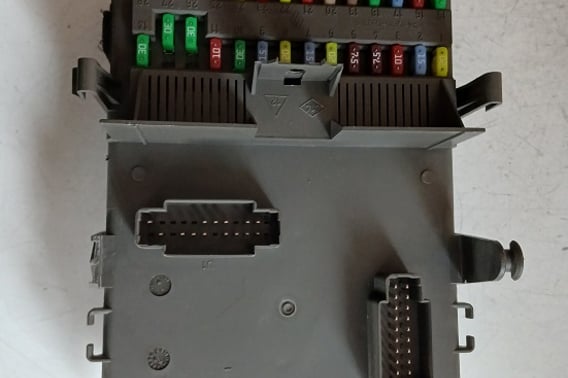 RENAULT LAGUNA II LIFT MODUŁ BSI 518856125