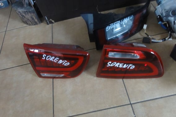 KIA SORENTO III LIFT LAMPA W KLAPĘ P/L 92404-C5500/92403-C5500 EUROPA