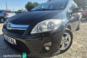 Toyota Auris Hatchback 2011