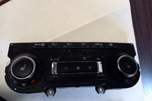 SKODA SUPERB II PANEL NAWIEWU I KLIMATYZACJI 3T0907044BQ