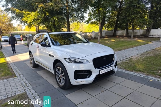Jaguar F-Pace SUV 2017