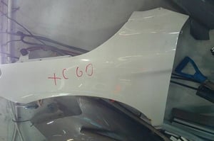 VOLVO XC60 I LIFT BŁOTNIK PRZÓD LEWY 614-46