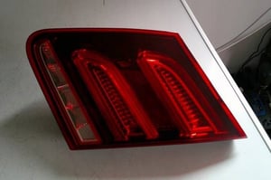 MERCEDES W212 LIFT SEDAN LAMPA Z TYLNEJ KLAPY PRAWA