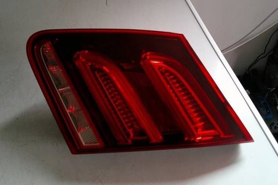 MERCEDES W212 LIFT SEDAN LAMPA Z TYLNEJ KLAPY PRAWA