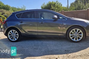 Opel Astra Hatchback 2010