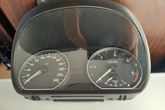 BMW E87 LICZNIK 1024952-44 EUROPA