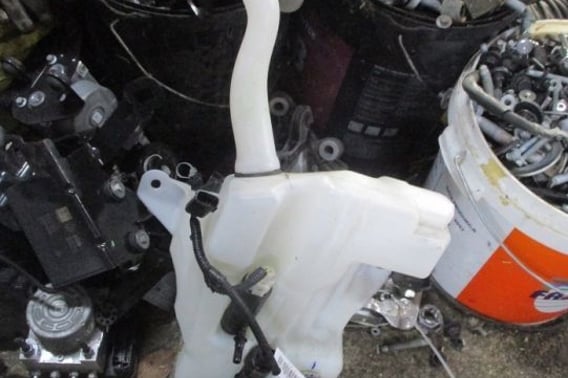 FORD KUGA MK2 13- ZBIORNICZEK SPRYSKIWACZY XENON