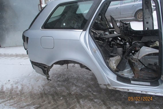 SEAT EXEO KOMBI BŁOTNIK TYŁ PRAWY LS7Y