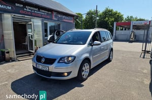 Volkswagen Touran Minivan 2010