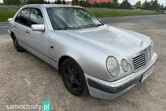 Mercedes-Benz E-Klasa Sedan 1999