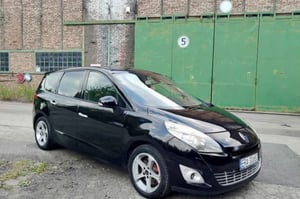 Renault Grand Scenic Minivan 2010