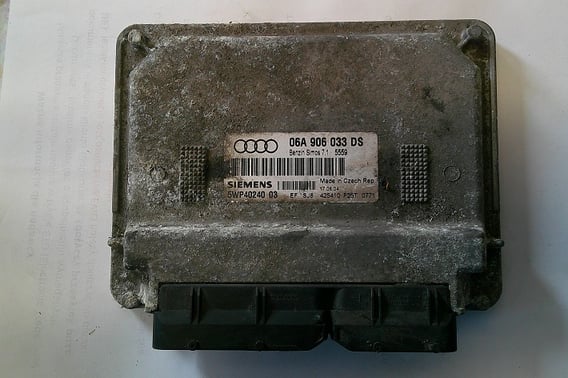 AUDI A3 8L 1,6SR STEROWNIK SILNIKA 06A906033DS