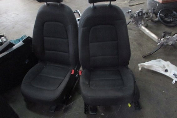 AUDI A4 B8 FOTELE KANAPA TAPICERKA