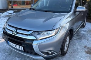 Mitsubishi Outlander SUV 2016