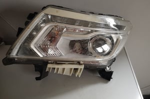 NISSAN NAVARA D23 LAMPA LEWA XENON W0898
