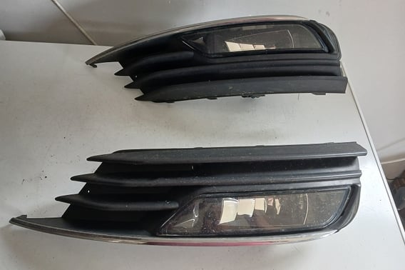 AUDI A3 S3 8V HALOGEN PRAWY LEWY 8V0941700B/8V0941699B EUROPA