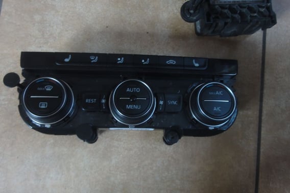 PASSAT B8 PANEL NAWIEWU I KLIMATYZACJI 5G0907044BH
