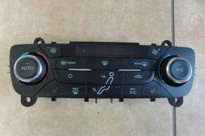 FORD FOCUS MK3 PANEL NAWIEWU F1ET-18C612-DF