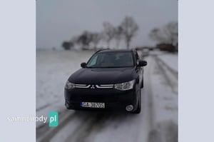 Mitsubishi Outlander SUV 2012