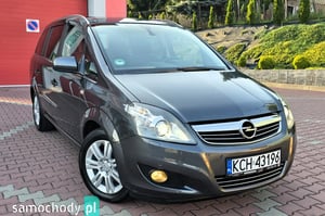 Opel Zafira Minivan 2012
