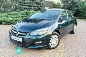 Opel Astra Hatchback 2014