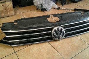 VW PASSAT B8 ATRAPA GRILL 3G0853653