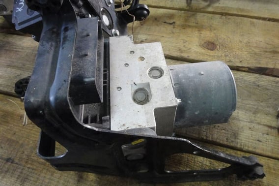 BMW X5 E70 POMPA 6798284