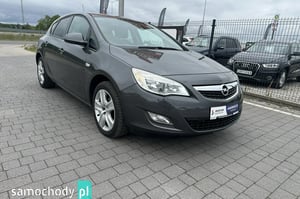 Opel Astra Hatchback 2011