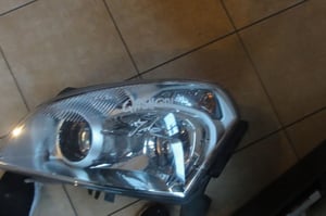 NISSAN QASHQAI J10 LAMPA PRZÓD P/L XENON