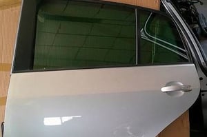 VW GOLF V PLUS DRZWI TYŁ PRAWE/LEWE LA7W