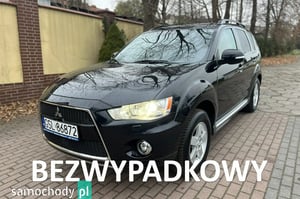 Mitsubishi Outlander SUV 2012