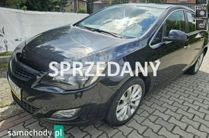 Opel Astra Hatchback 2012