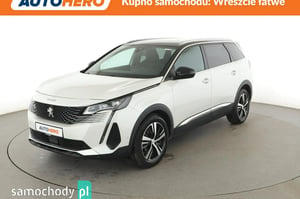 Peugeot 5008 SUV 2021