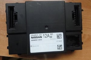 NISSAN QASHQAI I MODUŁ KOMFORTU 284B2JD12A