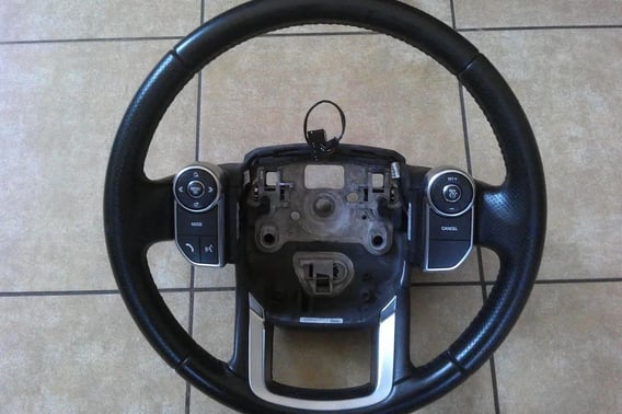 RENGE ROVER KIEROWNICA MULTIFUNKCYJNA GK62-3F563-AC8PVJ