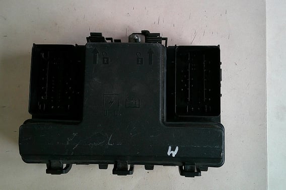 FORD MONDEO MK5 SKRZYNKA BEZPIECZNIKÓW FG9T14A067PB