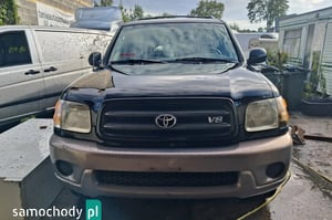 Toyota Sequoia SUV 2004
